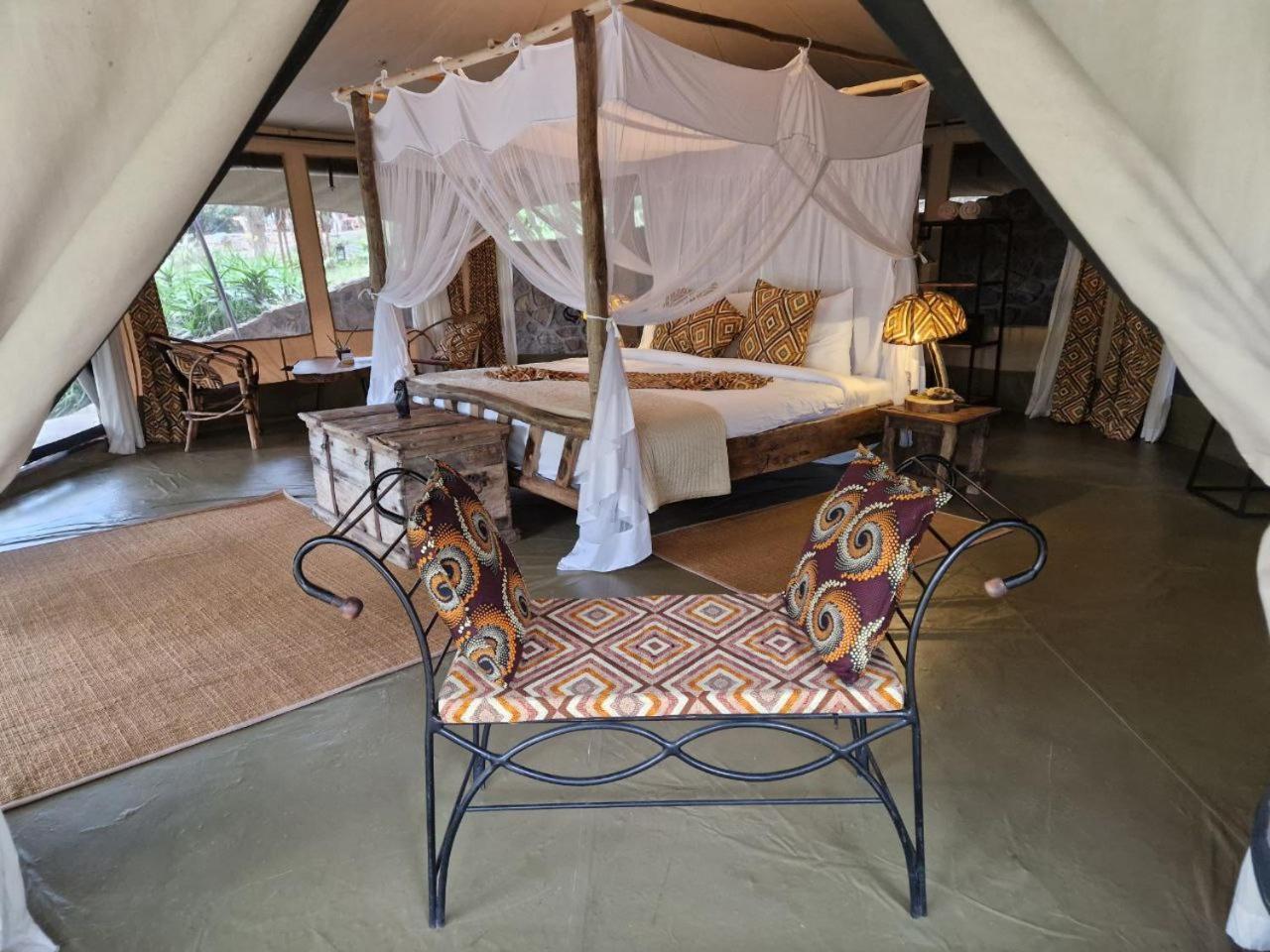 Dolly Farm & River Camp, Luxury Tents Usa River ภายนอก รูปภาพ
