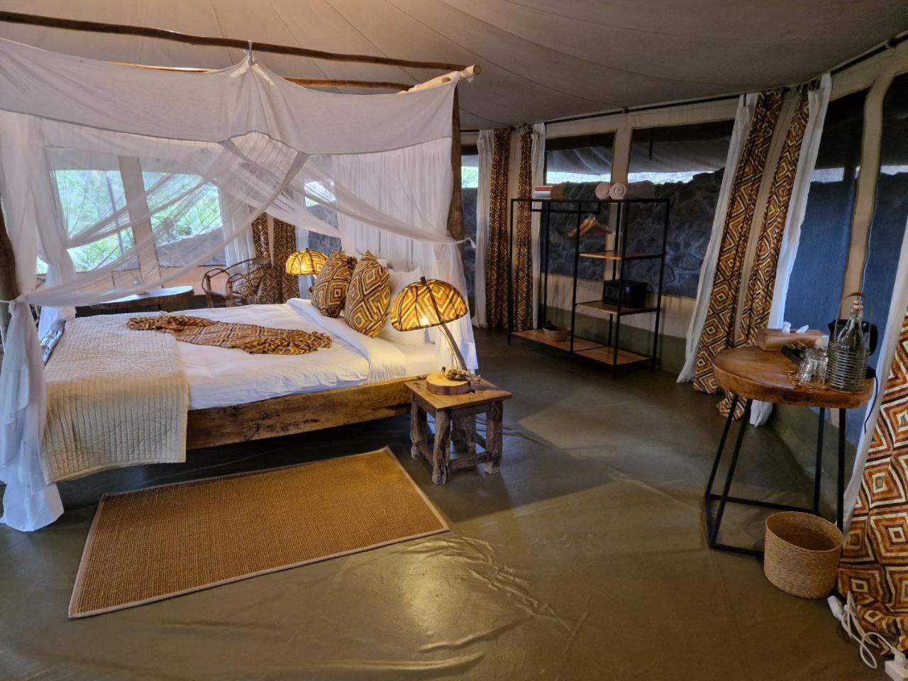Dolly Farm & River Camp, Luxury Tents Usa River ภายนอก รูปภาพ