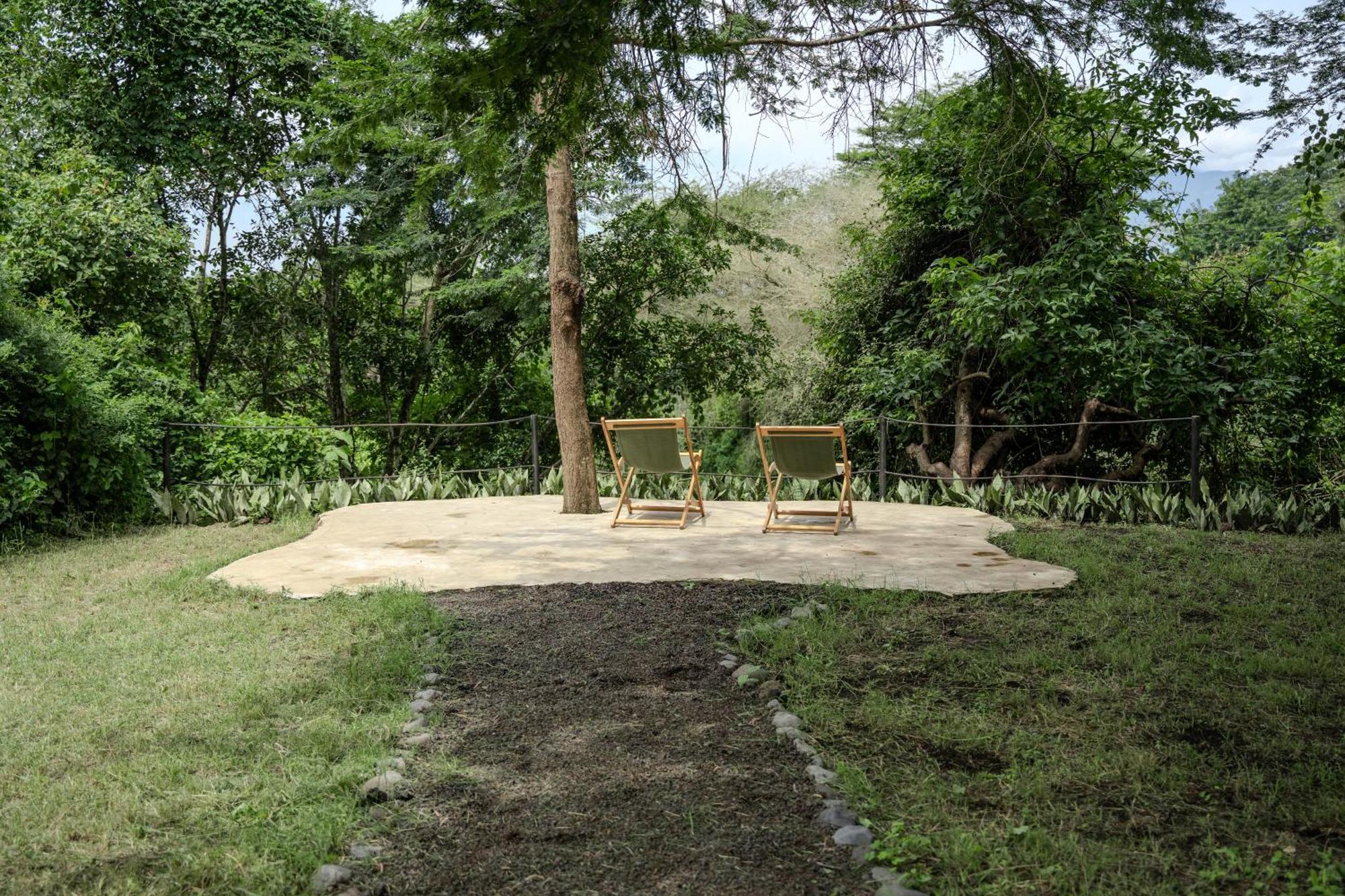Dolly Farm & River Camp, Luxury Tents Usa River ภายนอก รูปภาพ